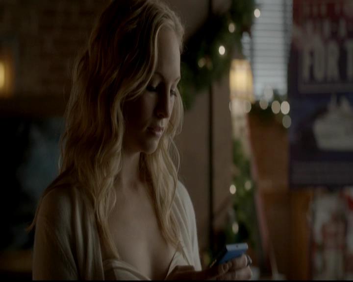 VampireDiariesWorld-dot-org_4x09OComeAllYeFaithful0562.jpg