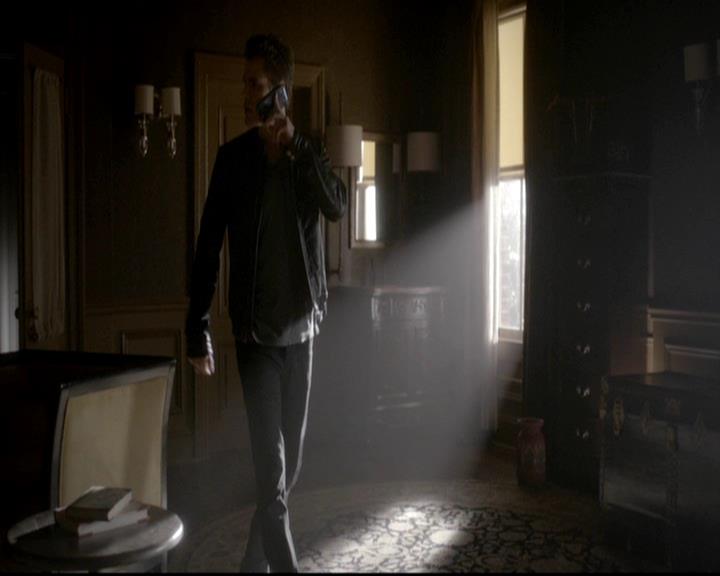 VampireDiariesWorld-dot-org_4x09OComeAllYeFaithful0579.jpg