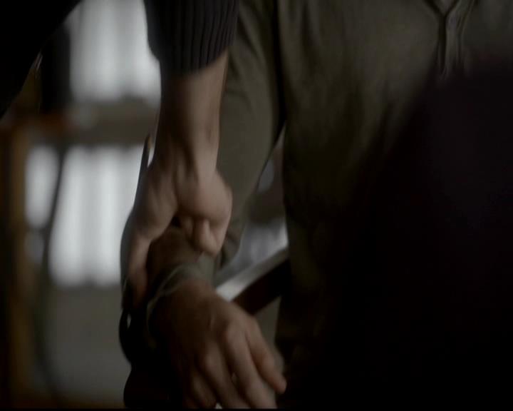 VampireDiariesWorld-dot-org_4x09OComeAllYeFaithful0635.jpg