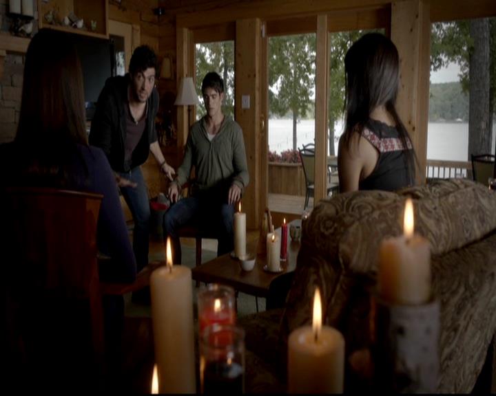 VampireDiariesWorld-dot-org_4x09OComeAllYeFaithful0640.jpg