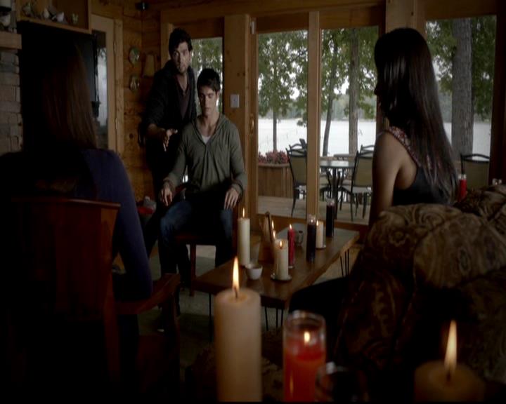 VampireDiariesWorld-dot-org_4x09OComeAllYeFaithful0651.jpg