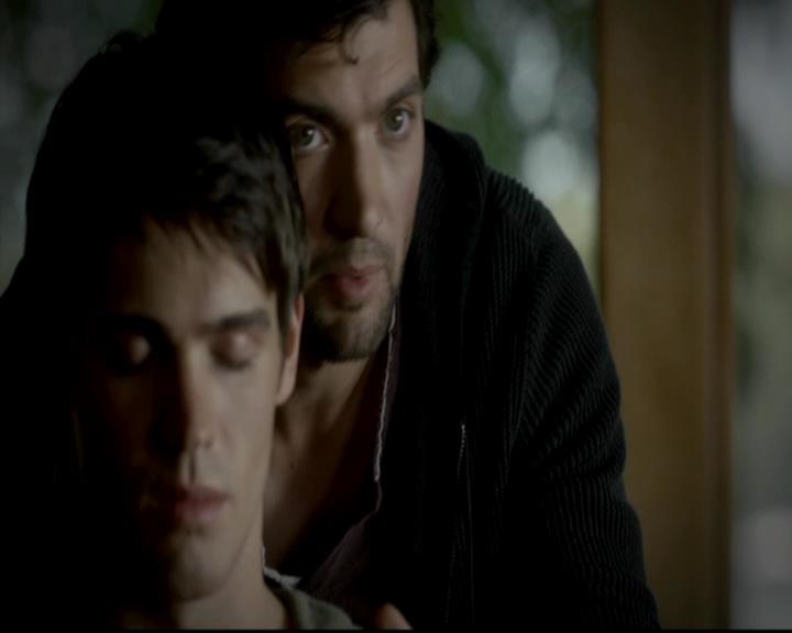 VampireDiariesWorld-dot-org_4x09OComeAllYeFaithful0656.jpg