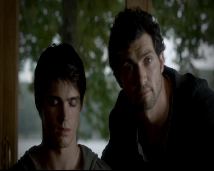 VampireDiariesWorld-dot-org_4x09OComeAllYeFaithful0667.jpg