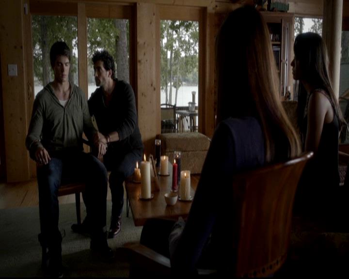 VampireDiariesWorld-dot-org_4x09OComeAllYeFaithful0675.jpg