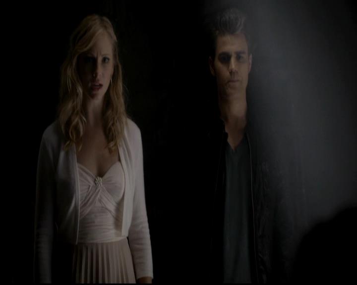 VampireDiariesWorld-dot-org_4x09OComeAllYeFaithful0883.jpg