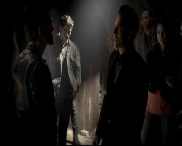 VampireDiariesWorld-dot-org_4x09OComeAllYeFaithful0892.jpg