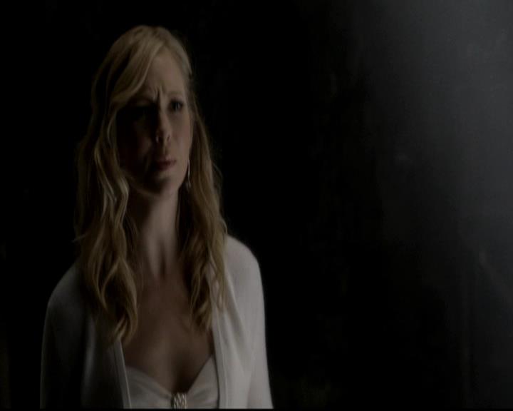 VampireDiariesWorld-dot-org_4x09OComeAllYeFaithful0903.jpg