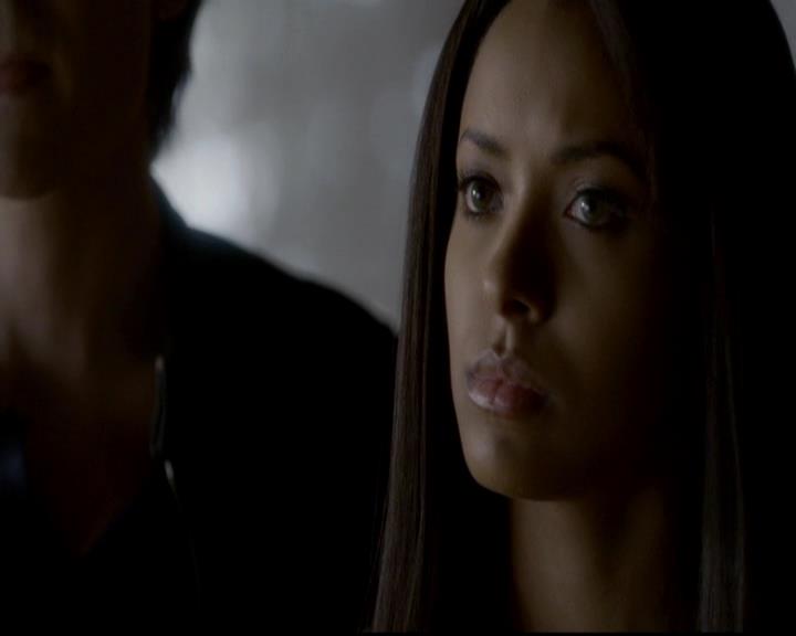 VampireDiariesWorld-dot-org_4x09OComeAllYeFaithful0951.jpg