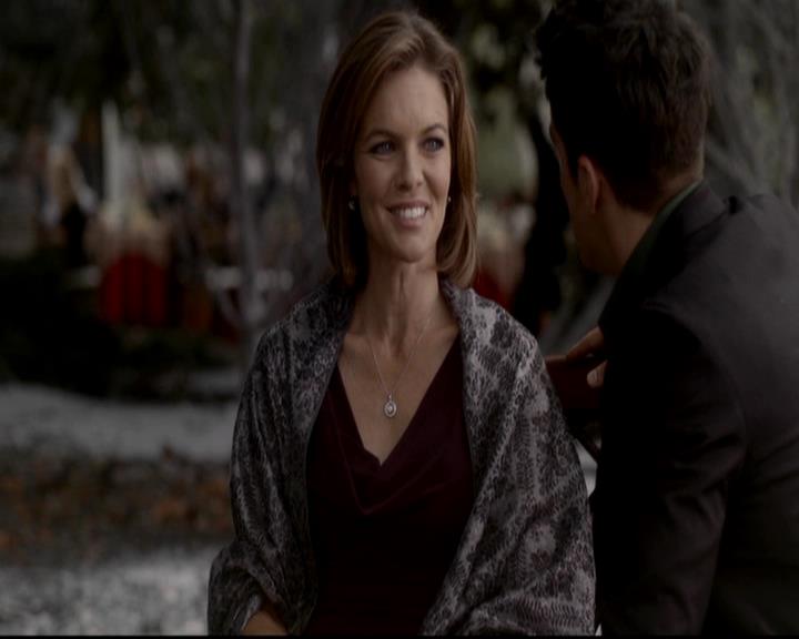 VampireDiariesWorld-dot-org_4x09OComeAllYeFaithful1087.jpg