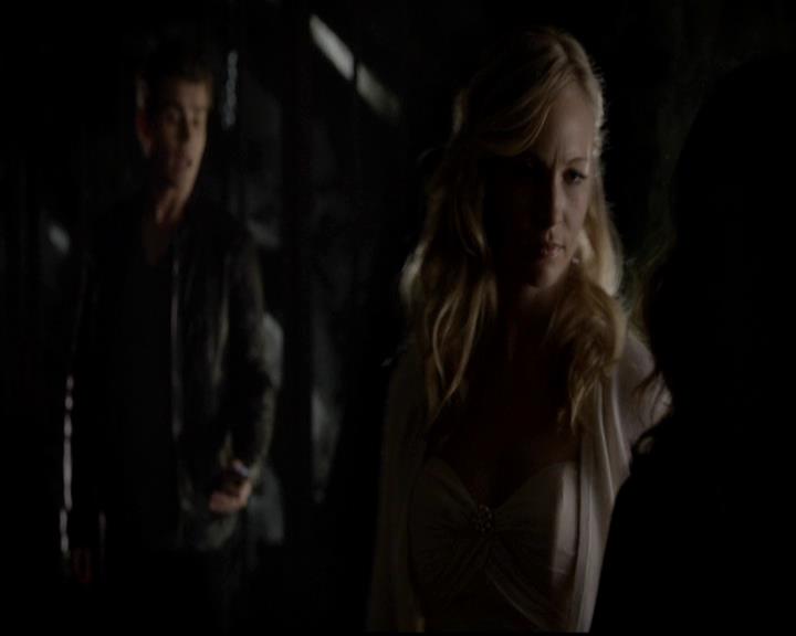 VampireDiariesWorld-dot-org_4x09OComeAllYeFaithful1179.jpg