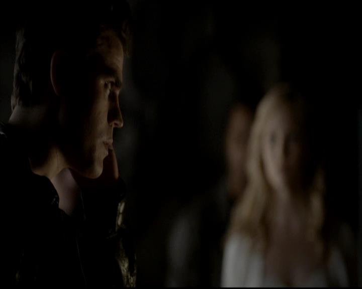 VampireDiariesWorld-dot-org_4x09OComeAllYeFaithful1184.jpg