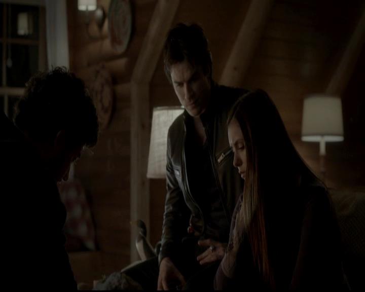 VampireDiariesWorld-dot-org_4x09OComeAllYeFaithful1210.jpg