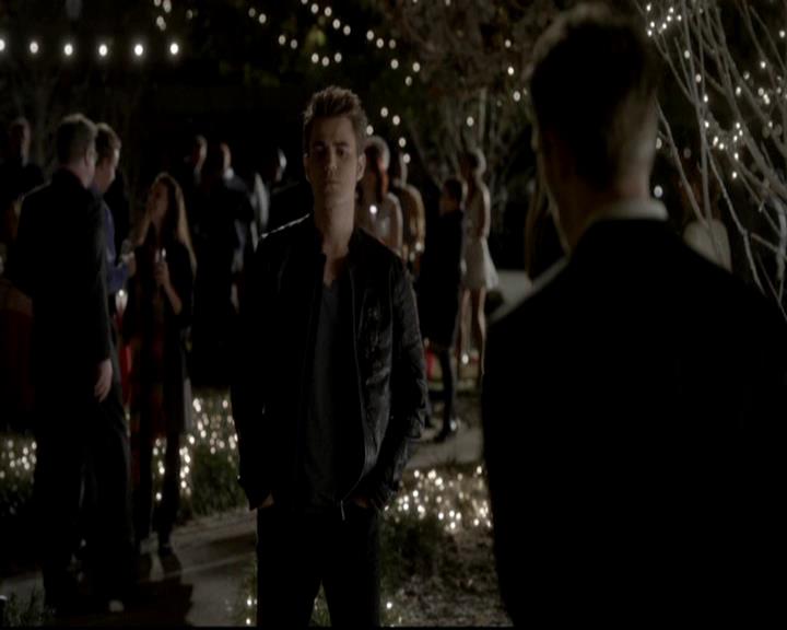 VampireDiariesWorld-dot-org_4x09OComeAllYeFaithful1513.jpg