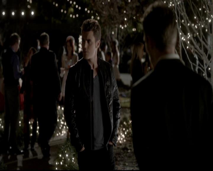 VampireDiariesWorld-dot-org_4x09OComeAllYeFaithful1514.jpg