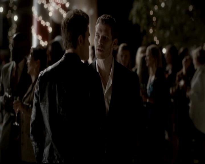 VampireDiariesWorld-dot-org_4x09OComeAllYeFaithful1518.jpg