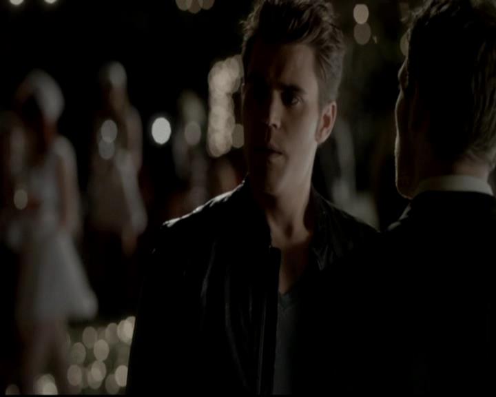 VampireDiariesWorld-dot-org_4x09OComeAllYeFaithful1519.jpg