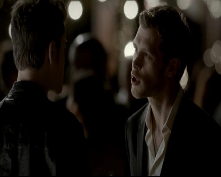 VampireDiariesWorld-dot-org_4x09OComeAllYeFaithful1520.jpg