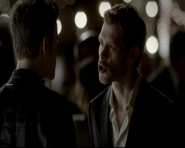 VampireDiariesWorld-dot-org_4x09OComeAllYeFaithful1523.jpg