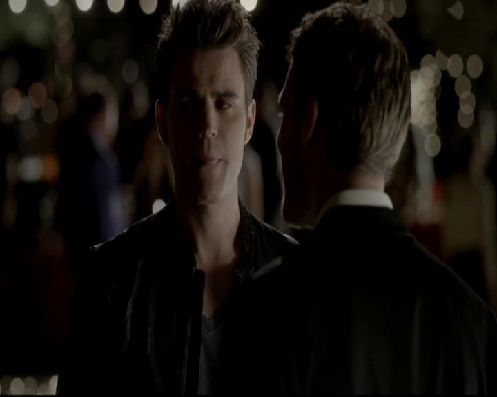 VampireDiariesWorld-dot-org_4x09OComeAllYeFaithful1527.jpg