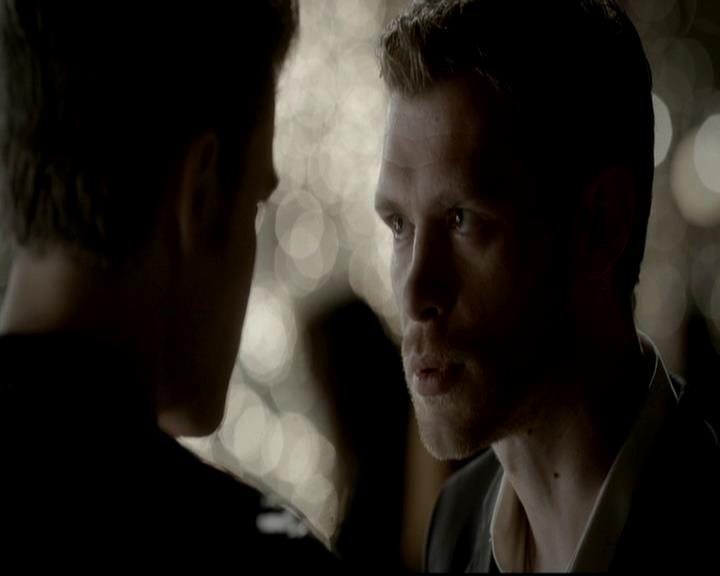 VampireDiariesWorld-dot-org_4x09OComeAllYeFaithful1531.jpg