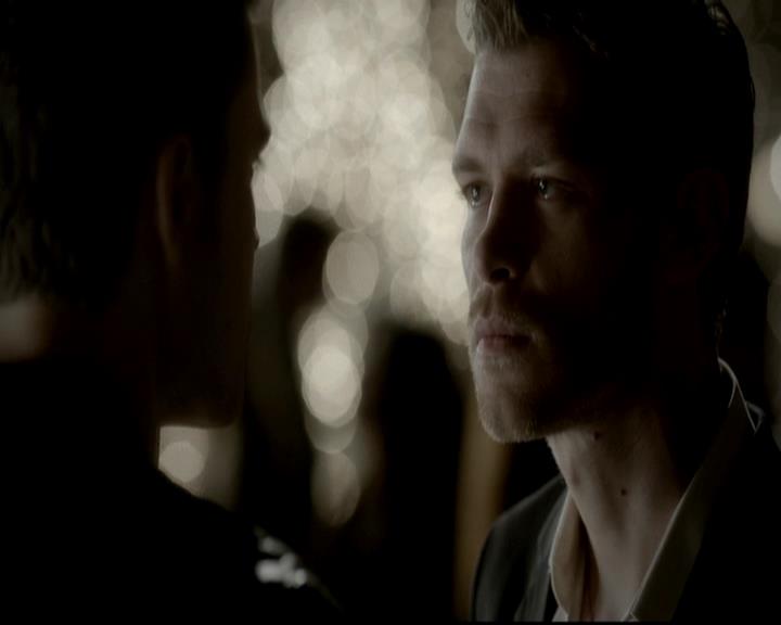 VampireDiariesWorld-dot-org_4x09OComeAllYeFaithful1539.jpg