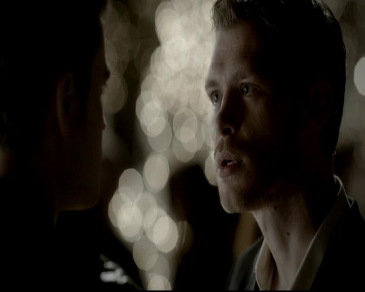 VampireDiariesWorld-dot-org_4x09OComeAllYeFaithful1542.jpg