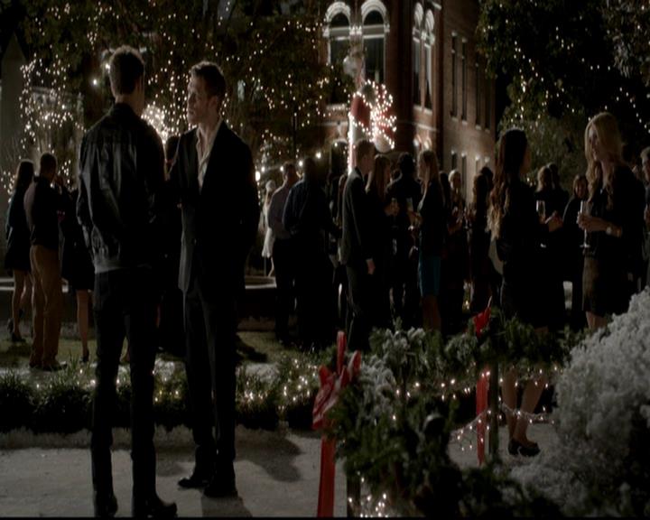 VampireDiariesWorld-dot-org_4x09OComeAllYeFaithful1546.jpg