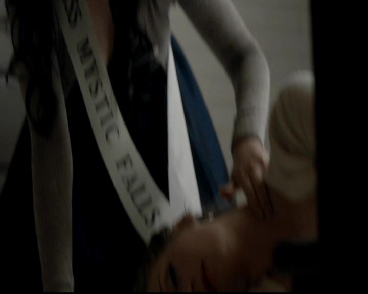 VampireDiariesWorld-dot-org_4x09OComeAllYeFaithful1632.jpg