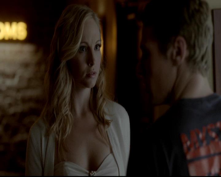 VampireDiariesWorld-dot-org_4x09OComeAllYeFaithful1683.jpg