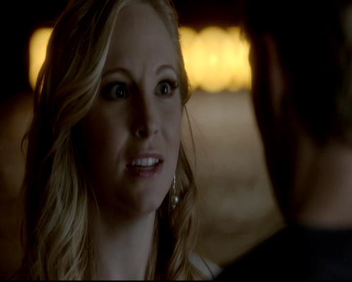 VampireDiariesWorld-dot-org_4x09OComeAllYeFaithful1688.jpg