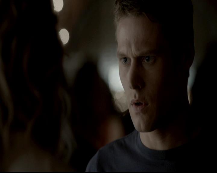 VampireDiariesWorld-dot-org_4x09OComeAllYeFaithful1690.jpg