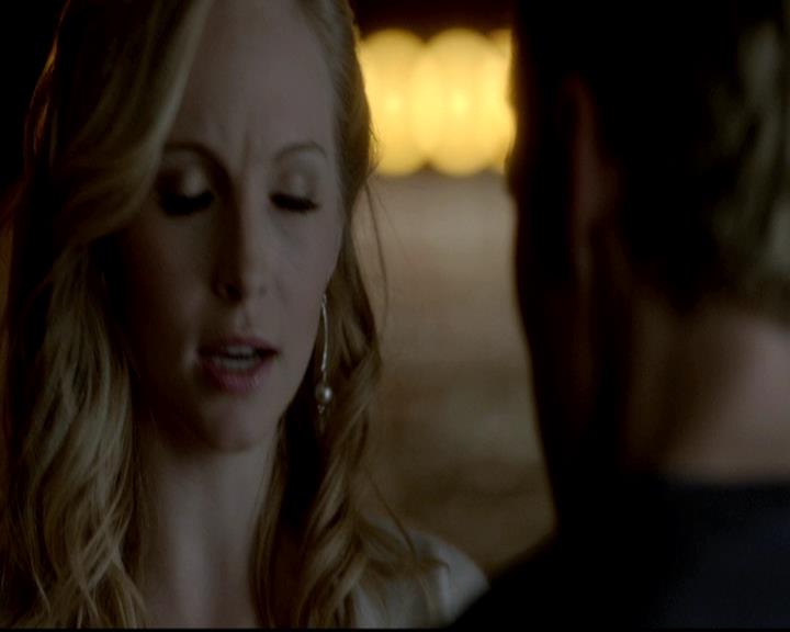 VampireDiariesWorld-dot-org_4x09OComeAllYeFaithful1692.jpg