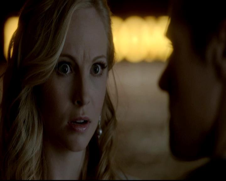 VampireDiariesWorld-dot-org_4x09OComeAllYeFaithful1700.jpg