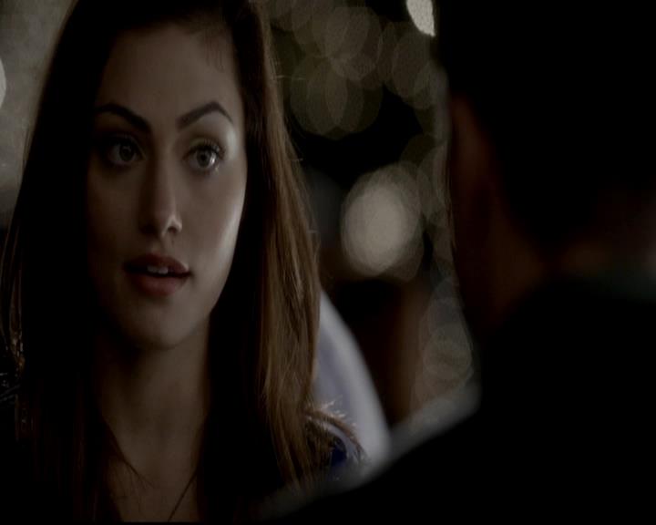 VampireDiariesWorld-dot-org_4x09OComeAllYeFaithful1718.jpg