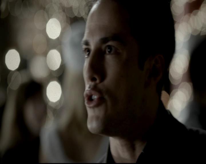 VampireDiariesWorld-dot-org_4x09OComeAllYeFaithful1757.jpg