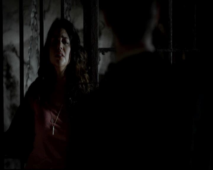 VampireDiariesWorld-dot-org_4x09OComeAllYeFaithful1800.jpg