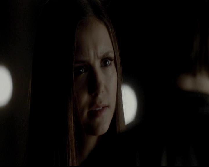 VampireDiariesWorld-dot-org_4x09OComeAllYeFaithful1944.jpg