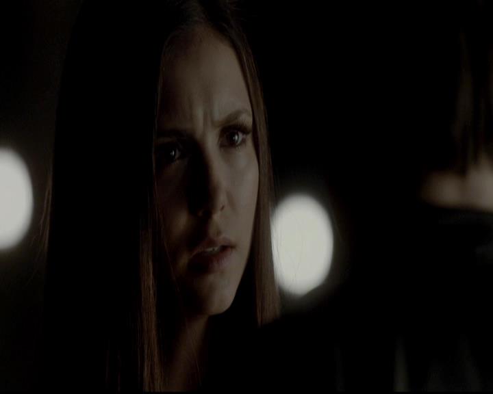 VampireDiariesWorld-dot-org_4x09OComeAllYeFaithful1948.jpg