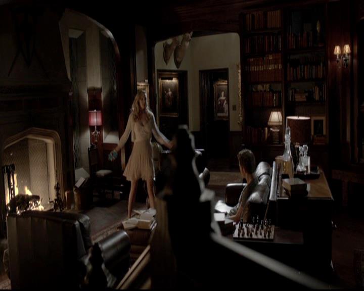 VampireDiariesWorld-dot-org_4x09OComeAllYeFaithful1964.jpg