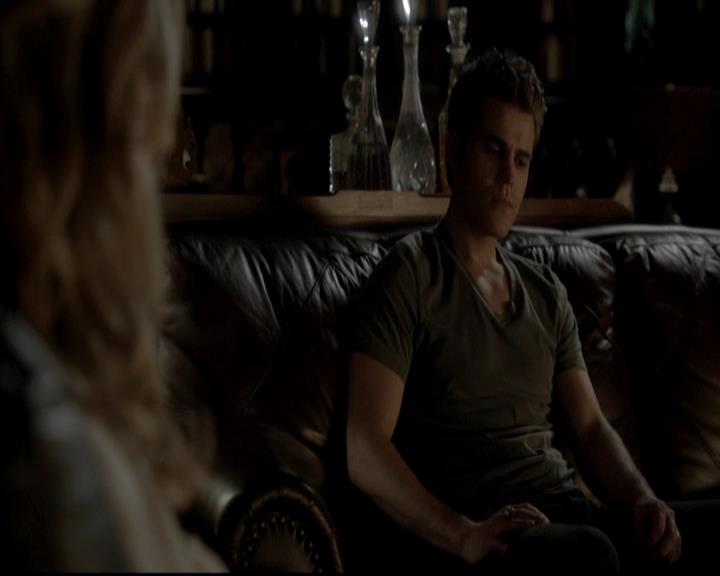 VampireDiariesWorld-dot-org_4x09OComeAllYeFaithful1966.jpg