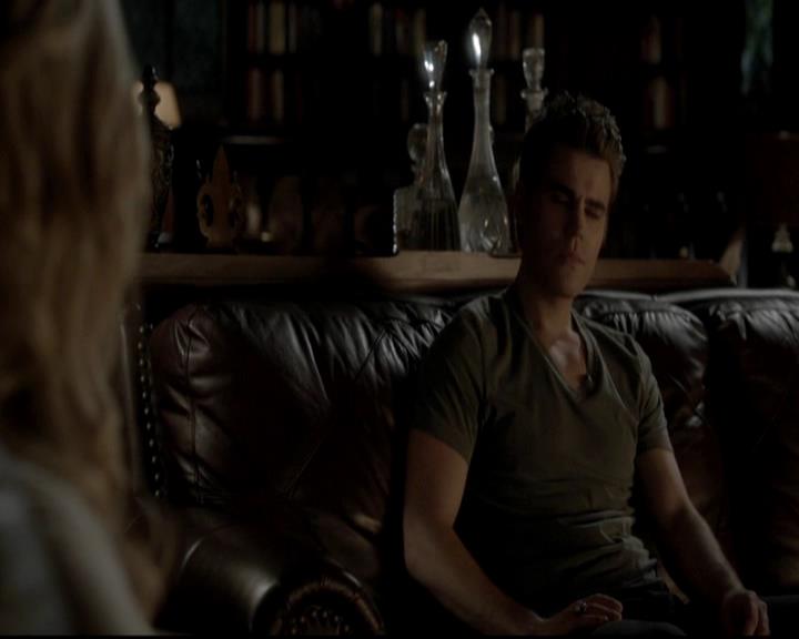 VampireDiariesWorld-dot-org_4x09OComeAllYeFaithful1973.jpg