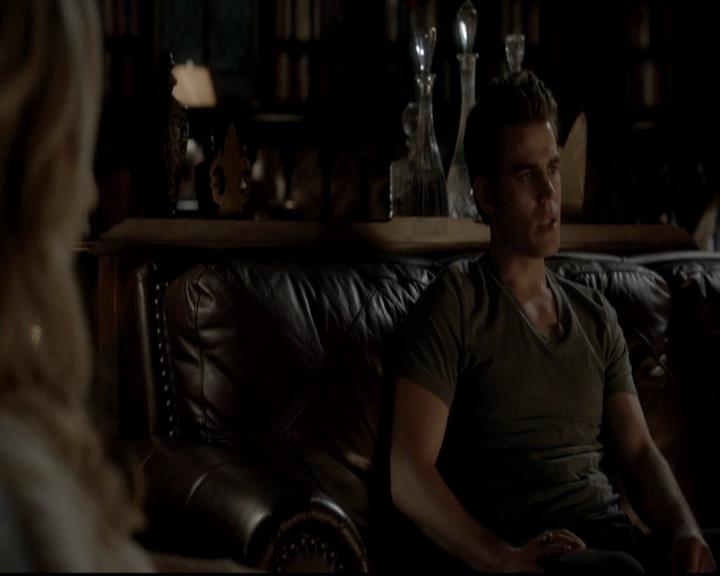 VampireDiariesWorld-dot-org_4x09OComeAllYeFaithful1978.jpg