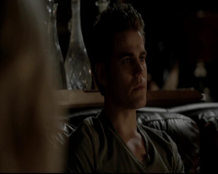 VampireDiariesWorld-dot-org_4x09OComeAllYeFaithful1982.jpg