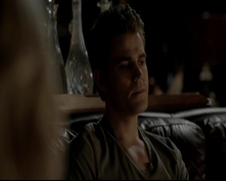 VampireDiariesWorld-dot-org_4x09OComeAllYeFaithful1985.jpg