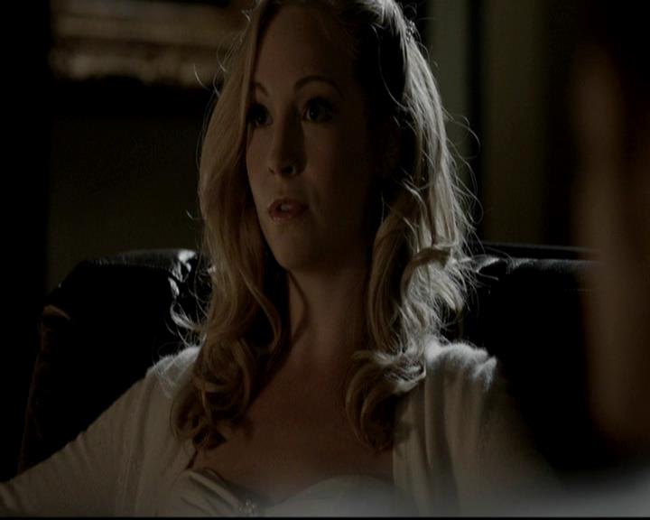 VampireDiariesWorld-dot-org_4x09OComeAllYeFaithful1991.jpg