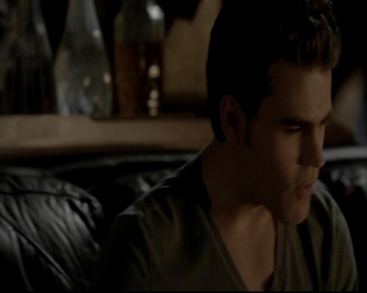 VampireDiariesWorld-dot-org_4x09OComeAllYeFaithful1994.jpg