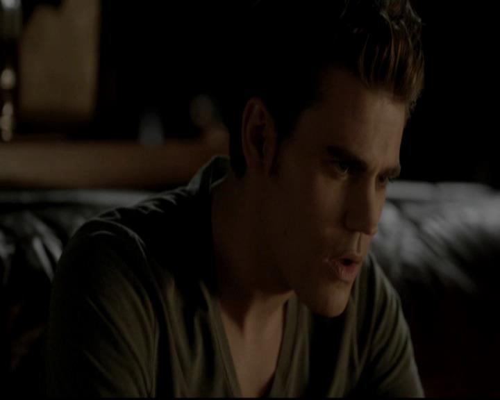 VampireDiariesWorld-dot-org_4x09OComeAllYeFaithful1995.jpg