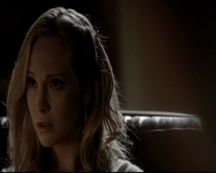 VampireDiariesWorld-dot-org_4x09OComeAllYeFaithful2007.jpg