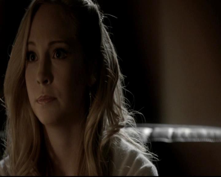 VampireDiariesWorld-dot-org_4x09OComeAllYeFaithful2008.jpg