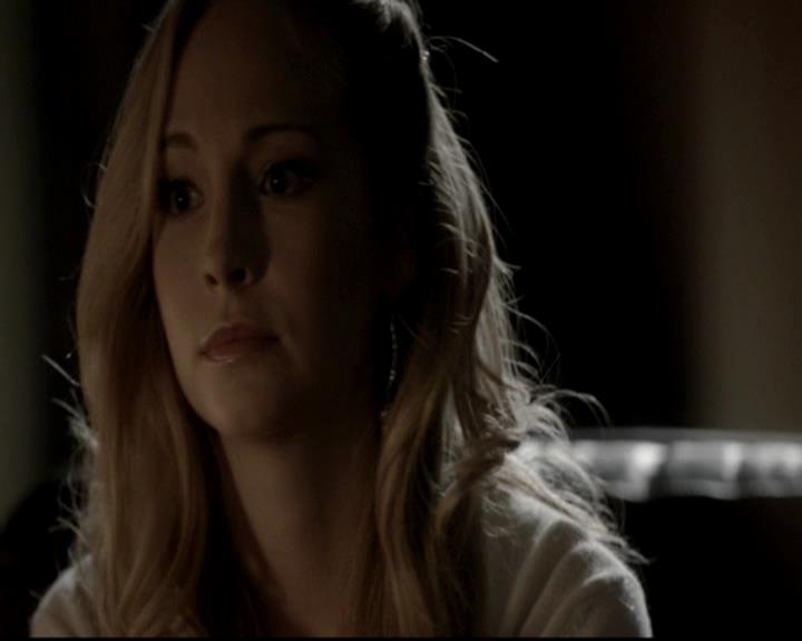 VampireDiariesWorld-dot-org_4x09OComeAllYeFaithful2009.jpg